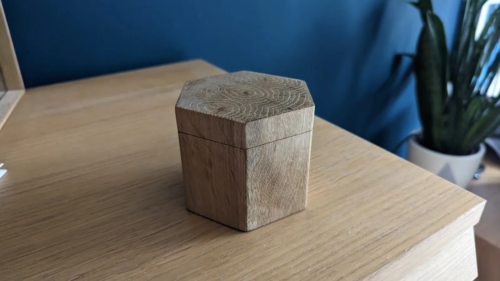 Hexagonal jewellery box